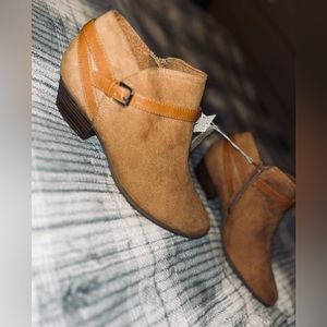 NWT Old Navy Booties, women’s sz 8